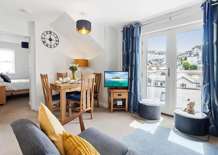 A Modern And Cosy Apartment Just Yards From Brixham\'S Bustling Harbourside