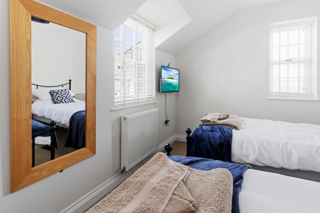 A Modern And Cosy Just Yards From Brixham's Bustling Harbourside Apartment Brixham