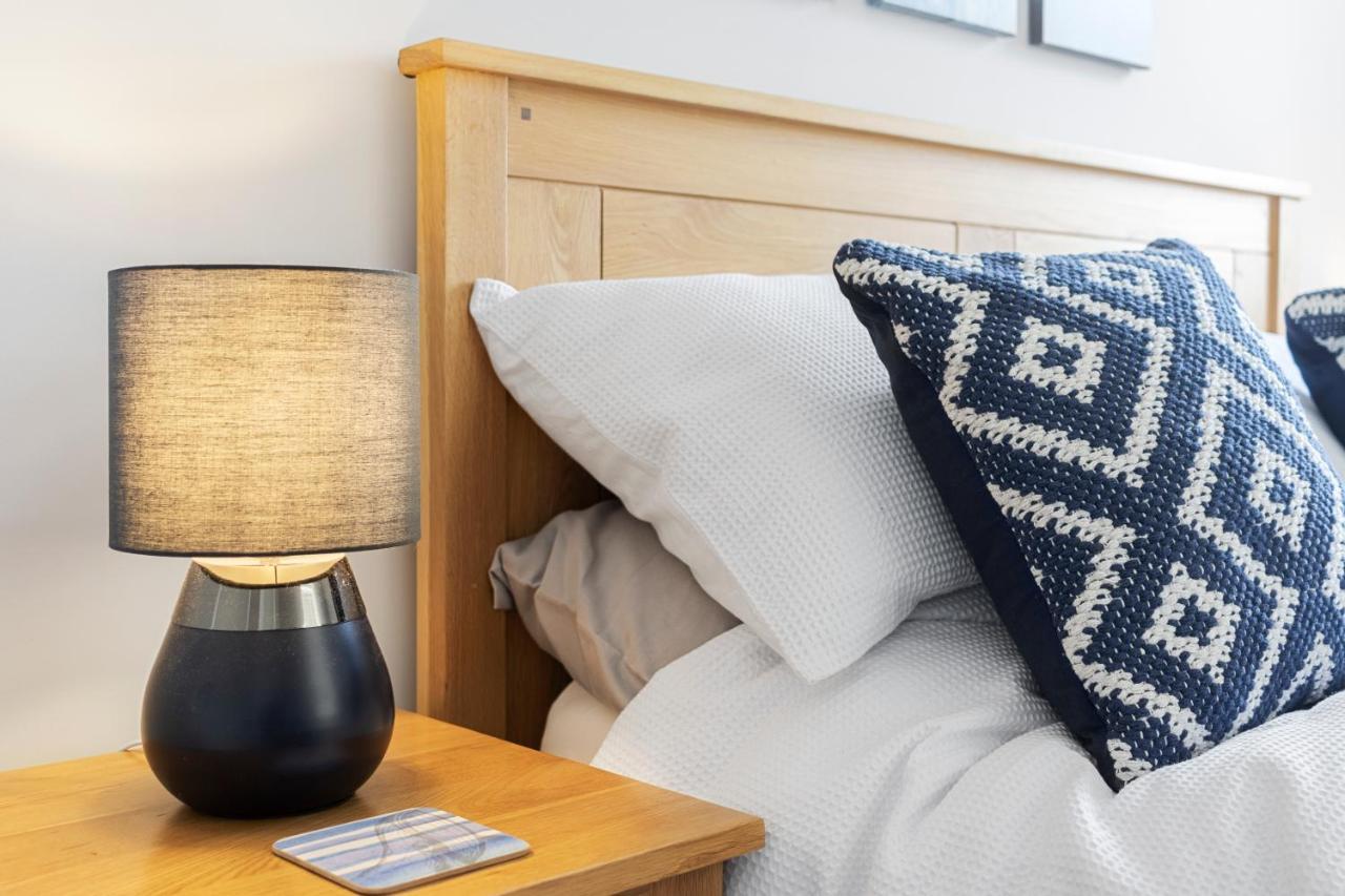 A Modern And Cosy Just Yards From Brixham's Bustling Harbourside *