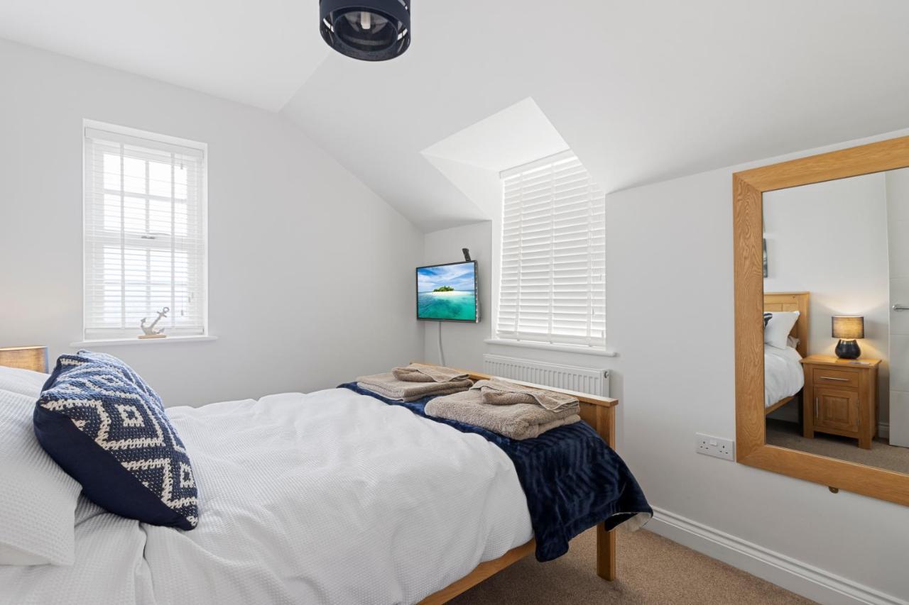 A Modern And Cosy Just Yards From Brixham's Bustling Harbourside * Brixham